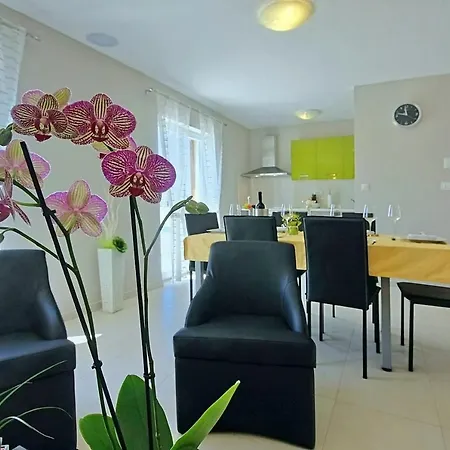 Casa * Žbandaj